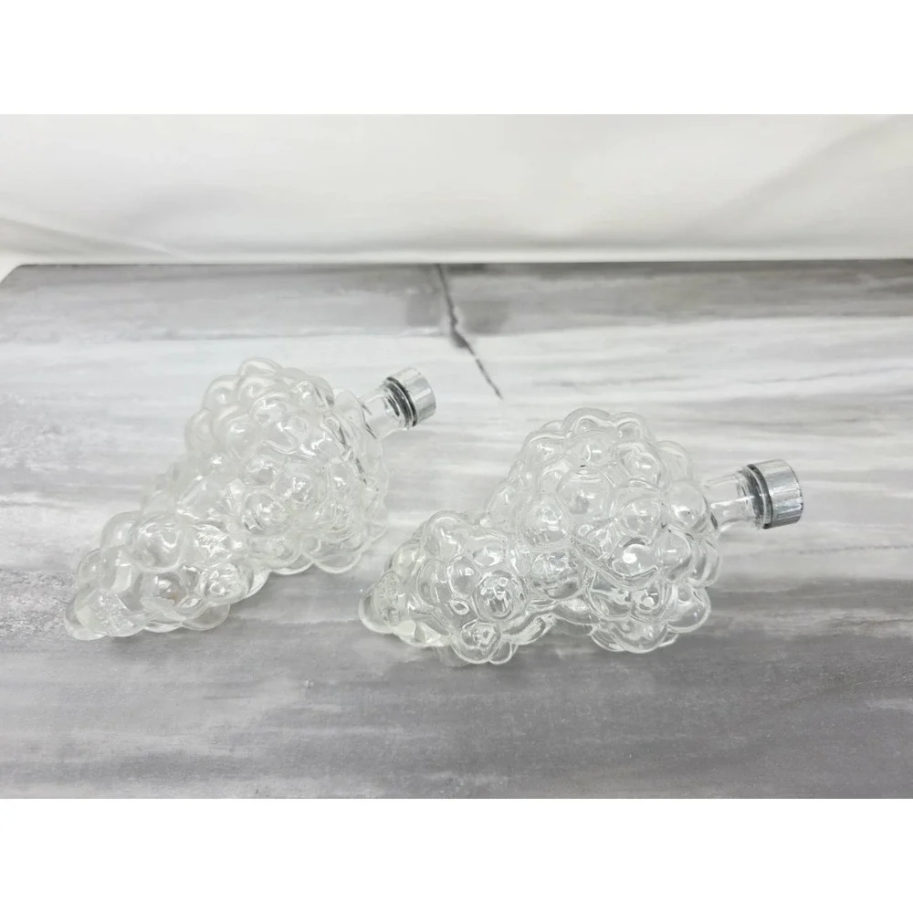 Pair (2) Vintage Grape Cluster Wine Bottle Decanterd Clear Glass w/‎ Lids France